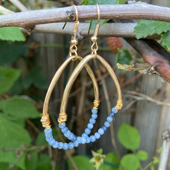 Jewelry - Boho Gold and blue stone beaded earrings NEW